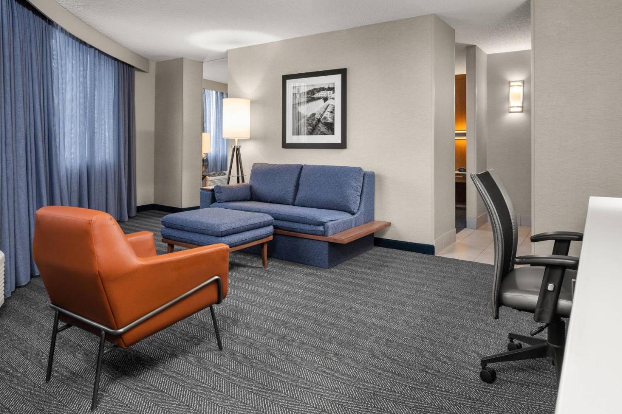 Courtyard By Marriott Minneapolis Downtown Экстерьер фото