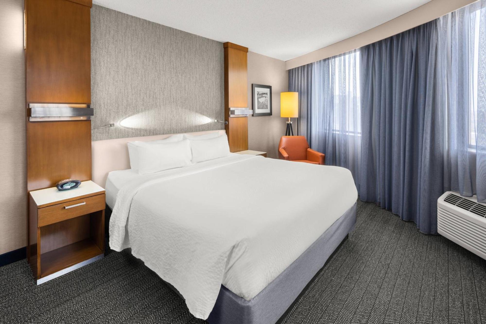 Courtyard By Marriott Minneapolis Downtown Экстерьер фото
