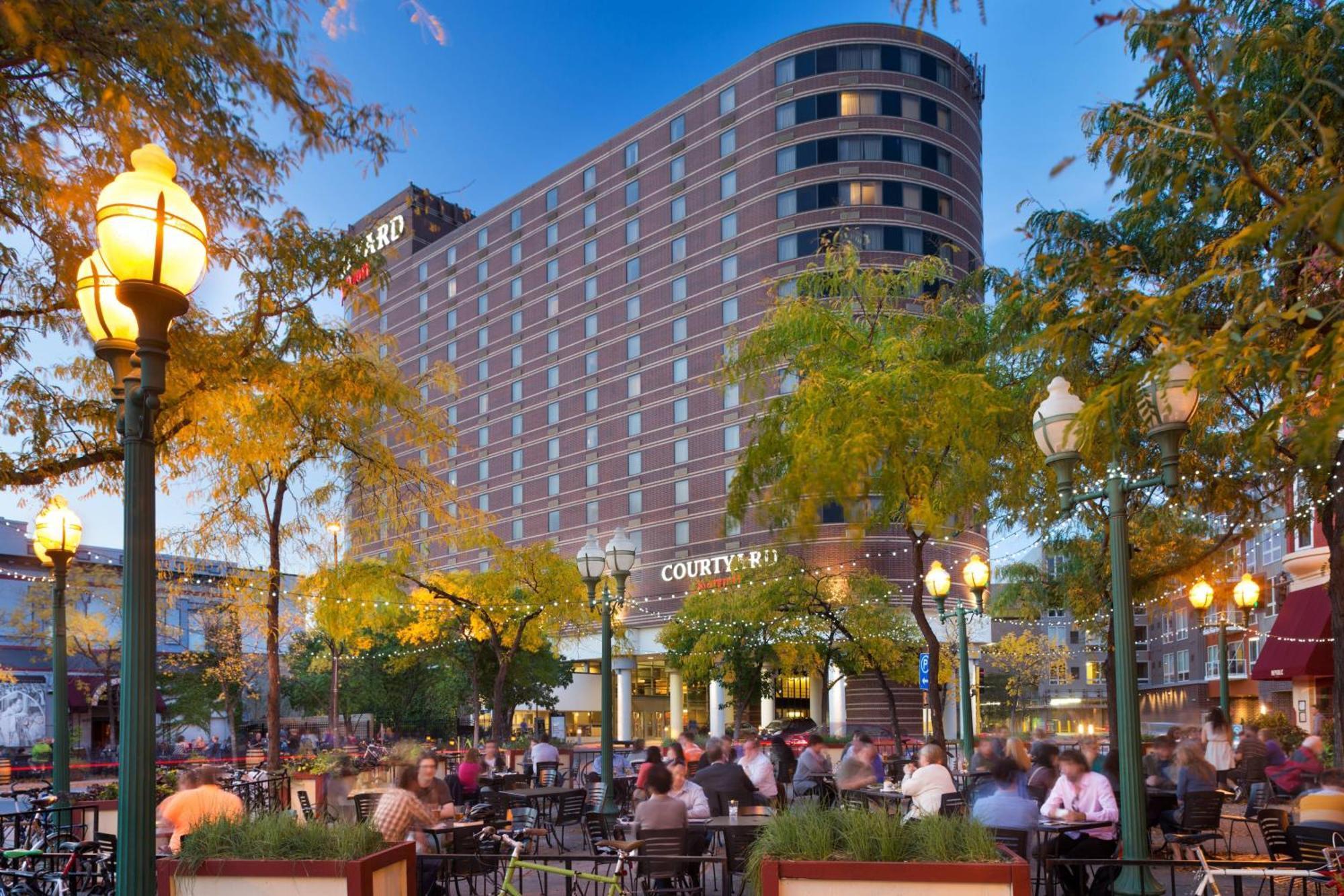 Courtyard By Marriott Minneapolis Downtown Экстерьер фото