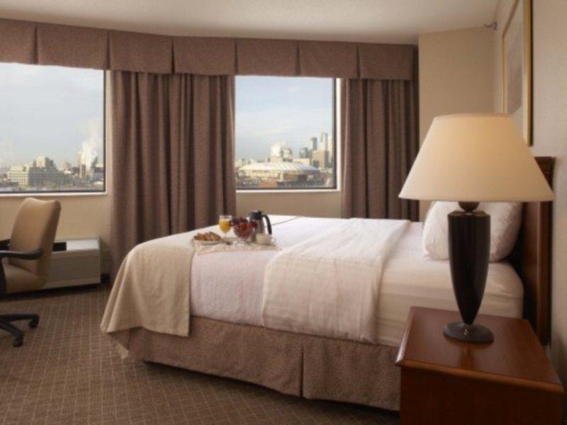 Courtyard By Marriott Minneapolis Downtown Экстерьер фото
